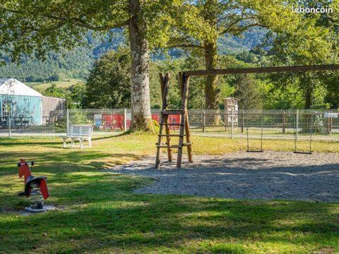 Oh! Campings - Camping Paradis A L'Ombre Des Tilleuls Peyrouse Exterior photo